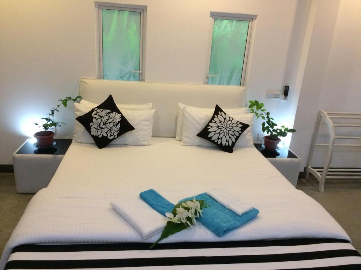 Deluxe Double Room with Shower