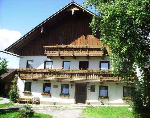 B&B Nussdorf am Attersee - Bauernhof Manuela Perner - Bed and Breakfast Nussdorf am Attersee