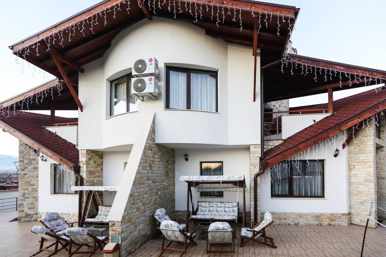 Вила Слънчев Рай - Bed and Breakfast Marchevo