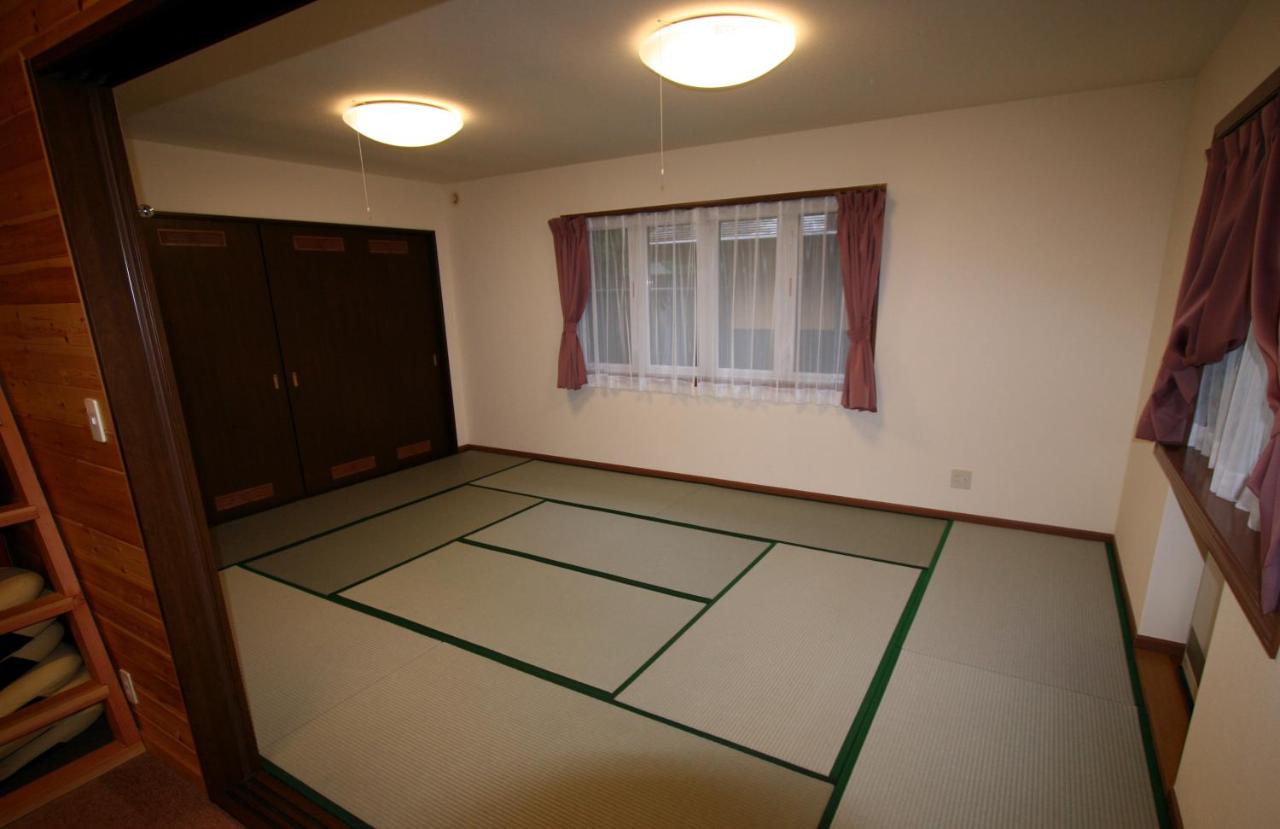 Japanese-Style Cottage (8 Persons)