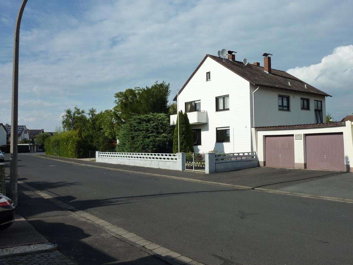 B&B Großostheim - Ferienwohnung Landwehr - Bed and Breakfast Großostheim