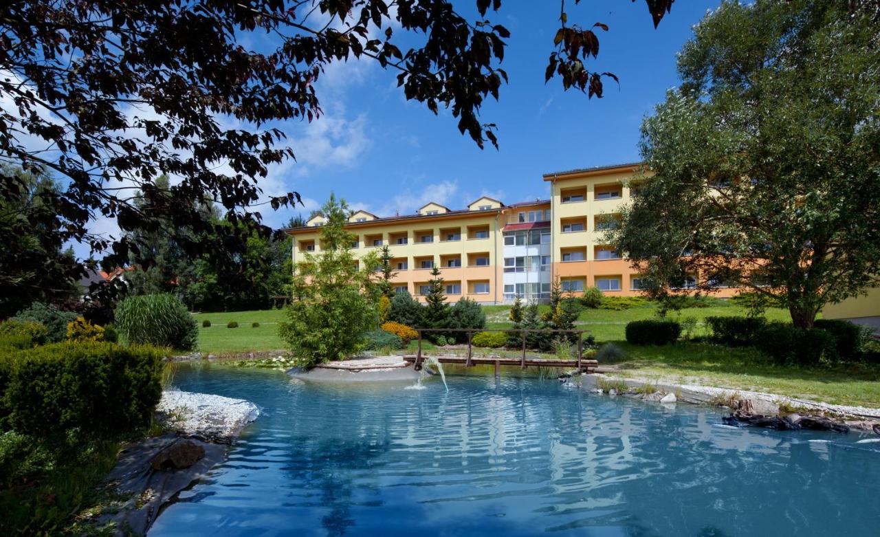 LIPNO WELLNESS - FRYMBURK HOTEL private family room - B&B