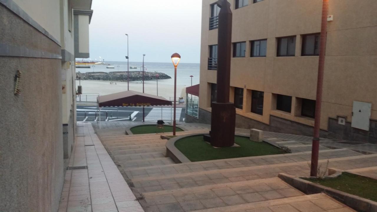 Fuerteventura Puerto Rosario Playa Chica 1. Tajo