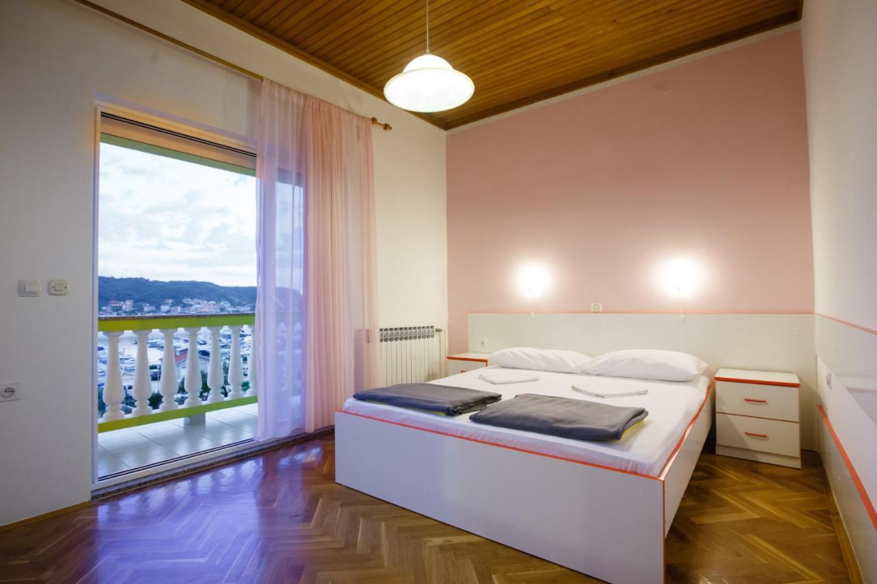 Comfort Apartment mit 2 Schlafzimmern sowie einer Terrasse mit Meerblick