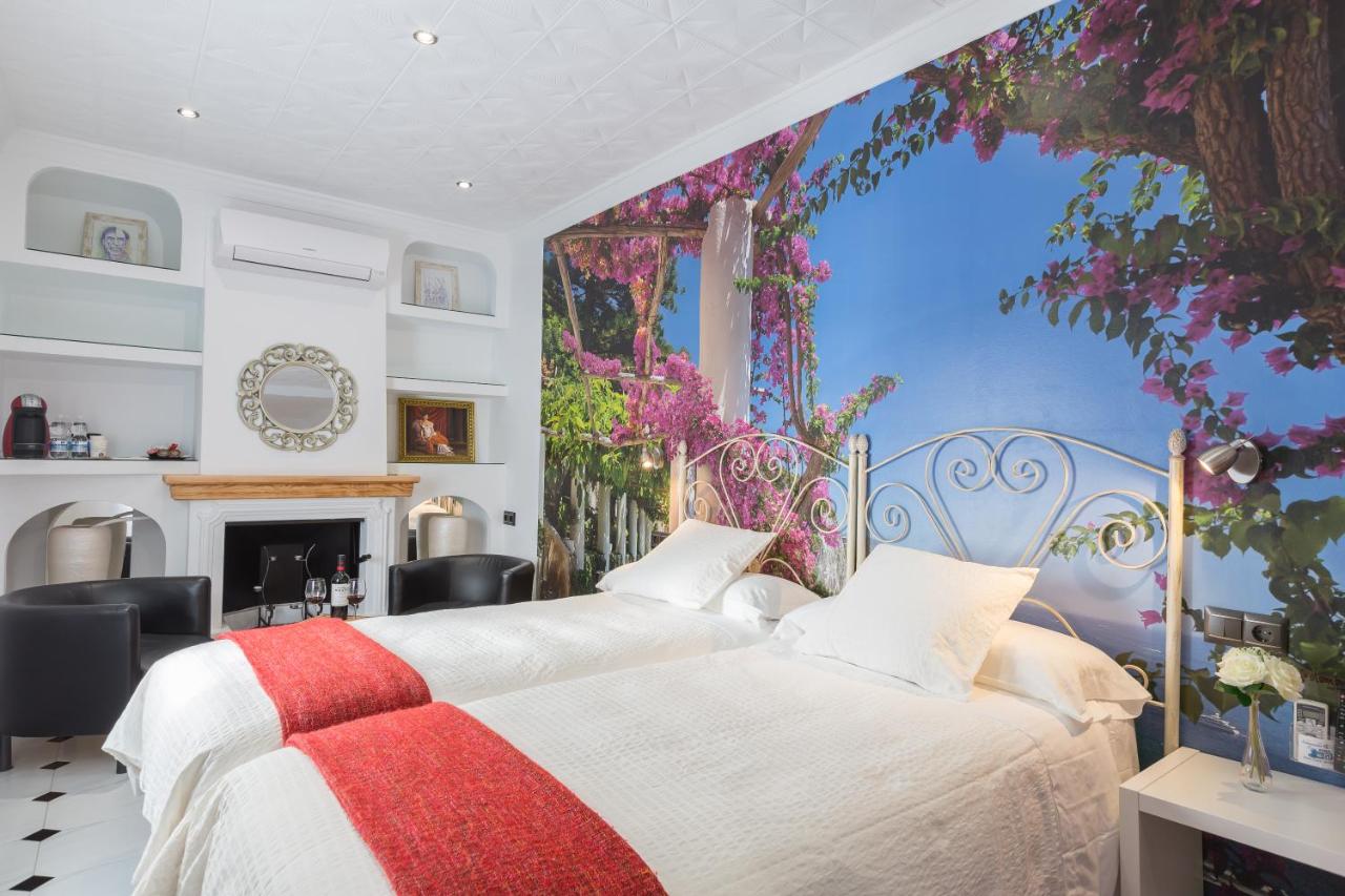 Triple Room with City View