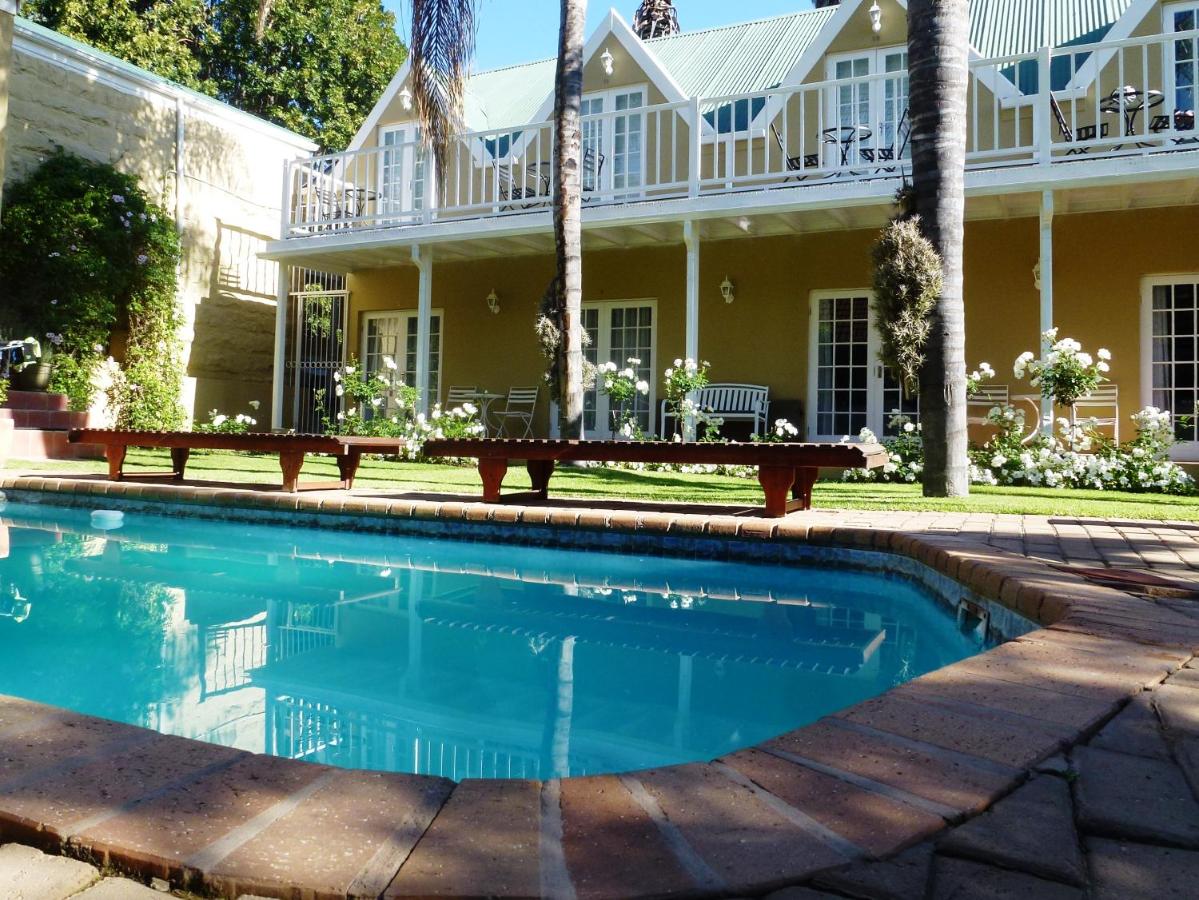 Pool Area Queen And Cot Room
