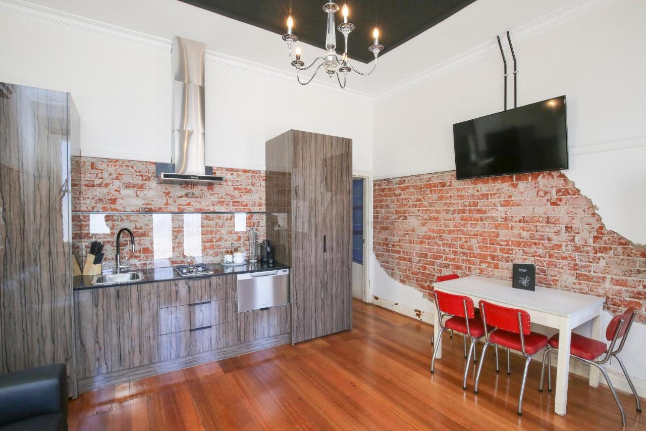 B&B Mildura - Indulge Apartments - The Urban Collection - Bed and Breakfast Mildura