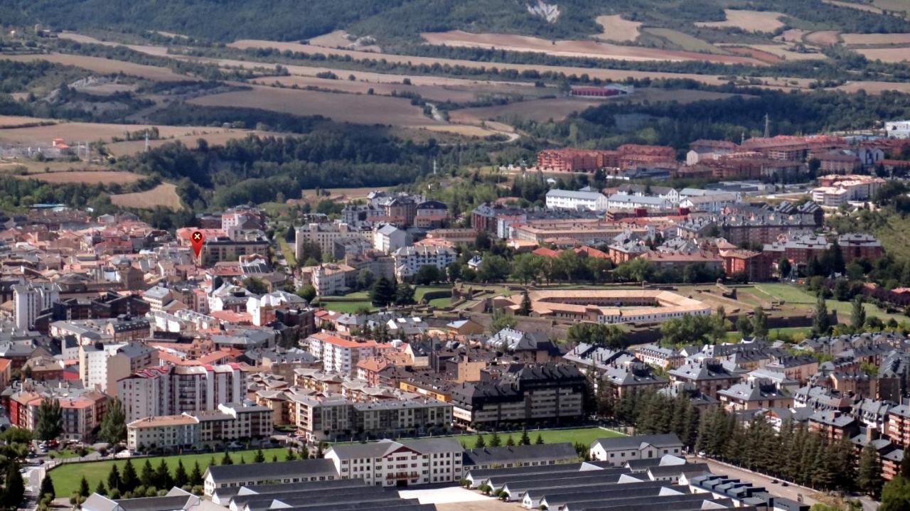 Jaca Centrum - Bed and Breakfast