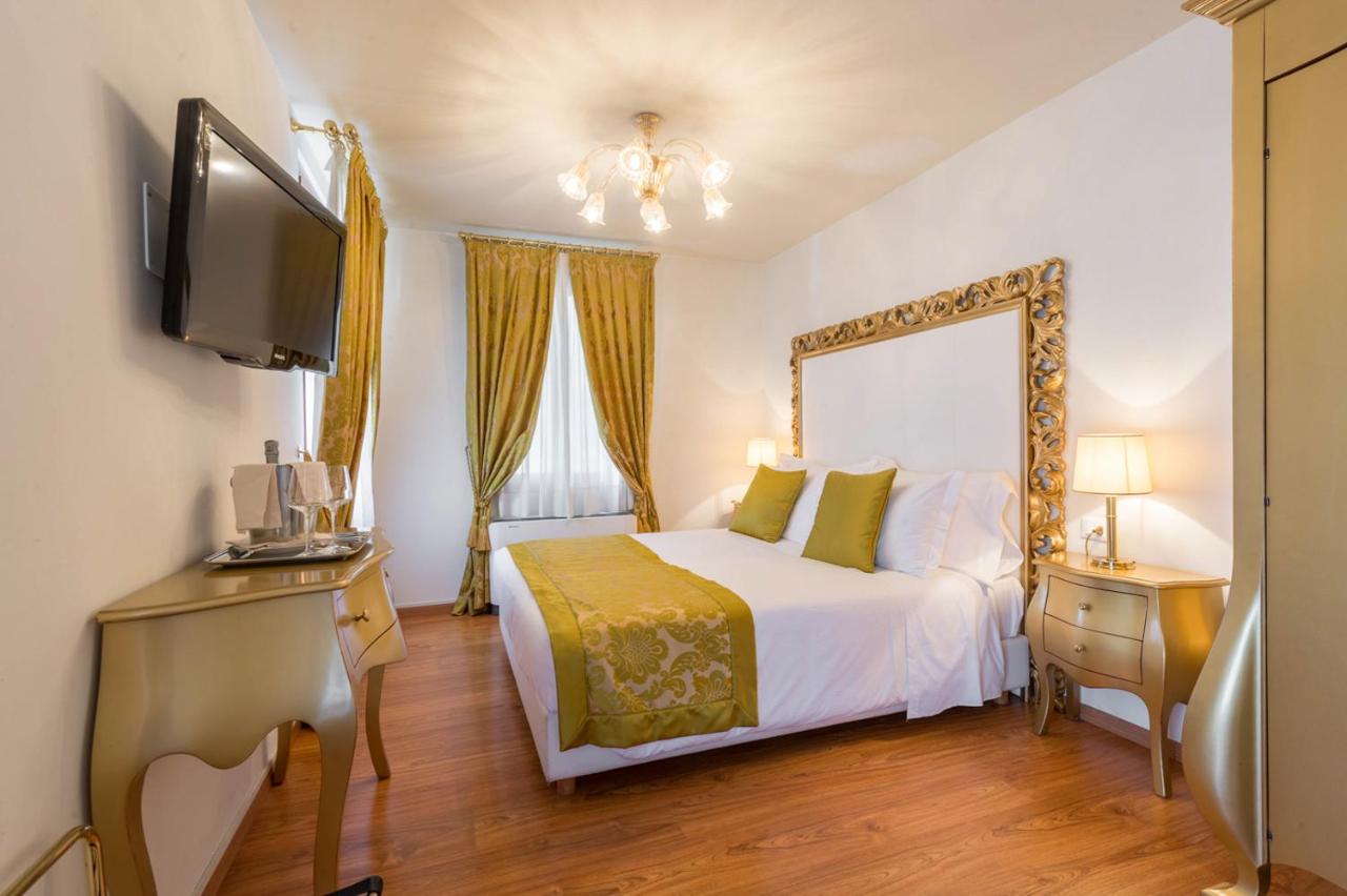 Family Apartment with canal view