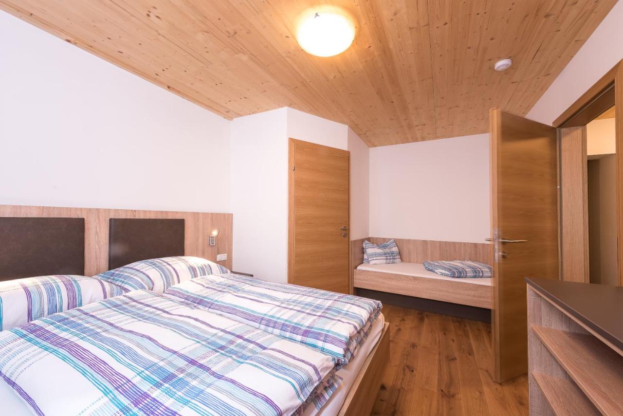 Appartamento con 2 Camere da Letto, Balcone e Vista Giardino