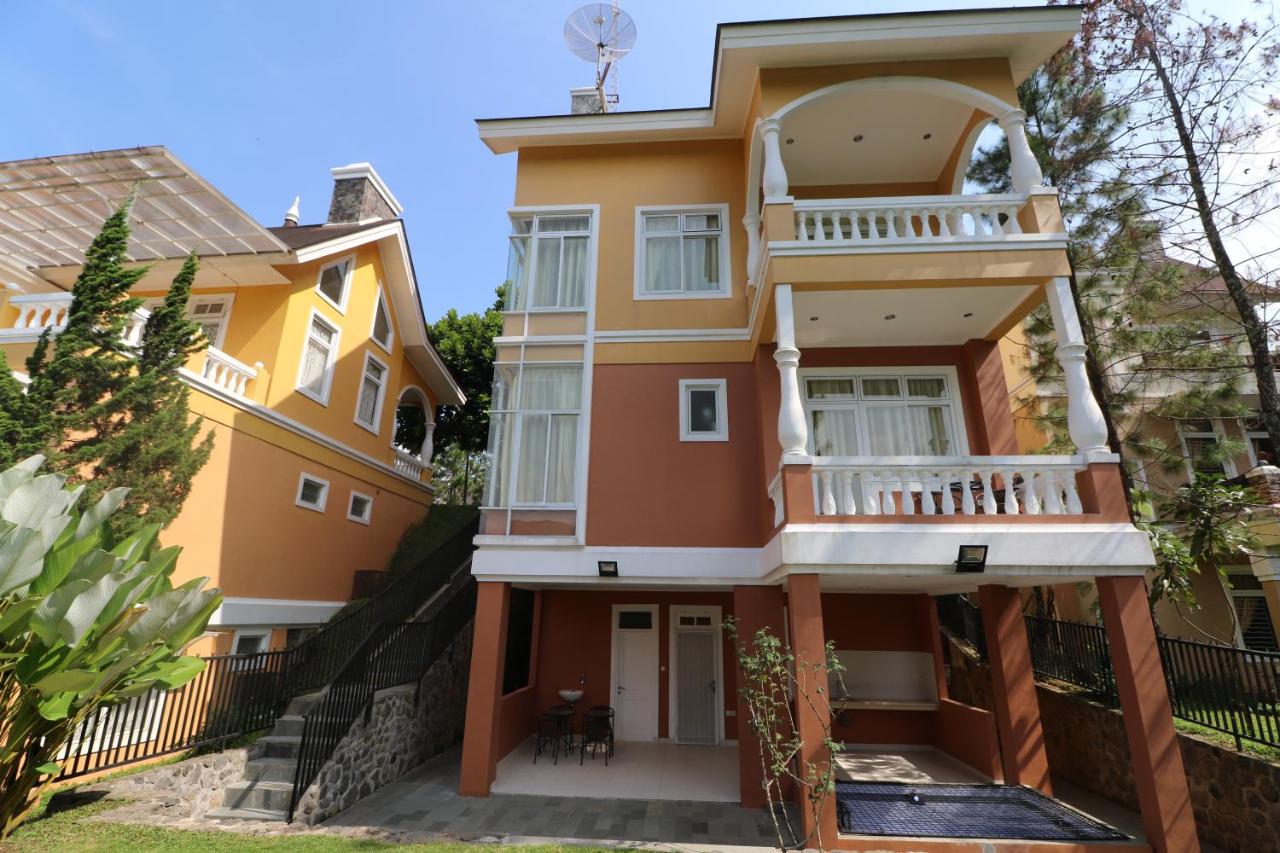 B&B Puncak - Diyar Villas Puncak NB3/3 - Bed and Breakfast Puncak