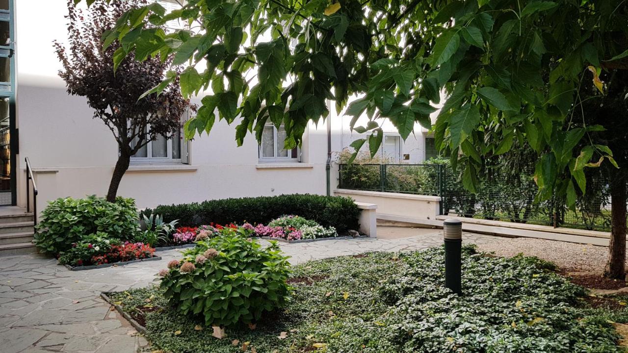 PLEIN SUD Terrasse Climatisation Garage Netflix - B&B