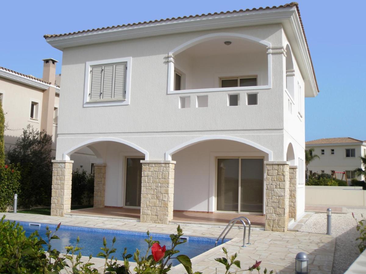 Villa mit 3 Schlafzimmern und privatem Pool