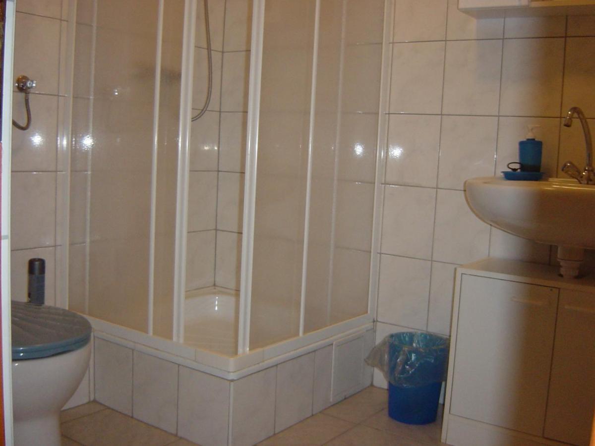 Chambre Triple avec Salle de Bains Privative