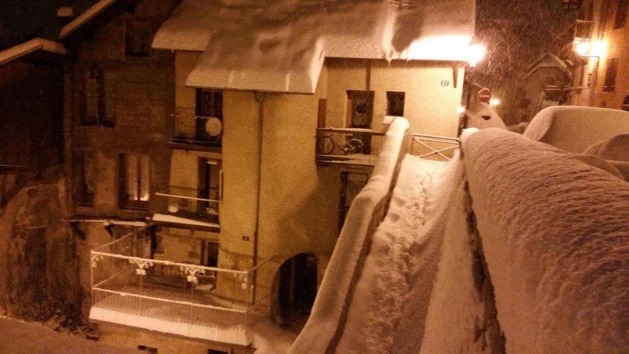 Appartamento con 2 Camere da Letto e Balcone Soleggiato