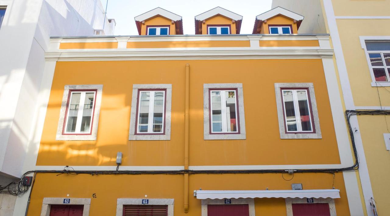 Cacilhas Guest Apartments - B&B