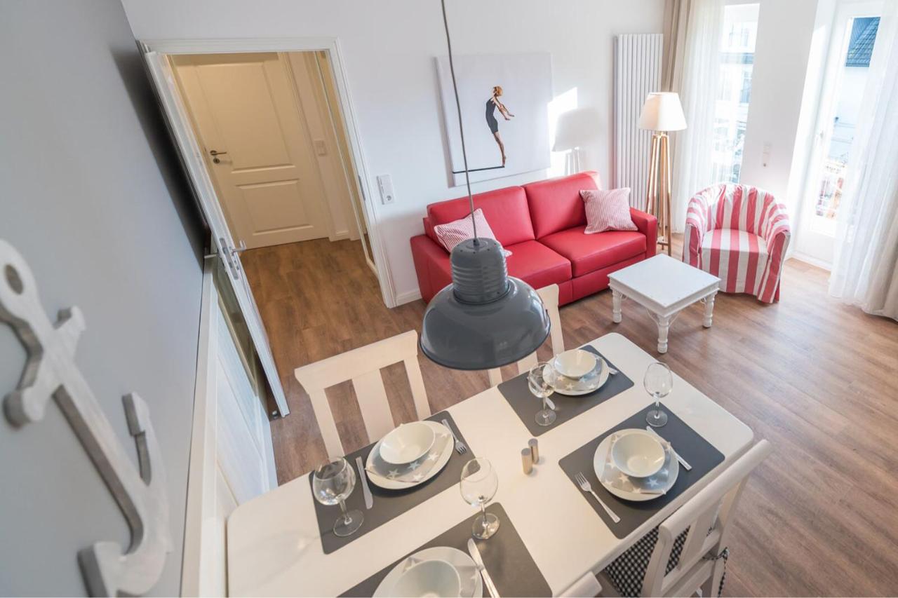 One-Bedroom Apartment with Balcony - 42RB56