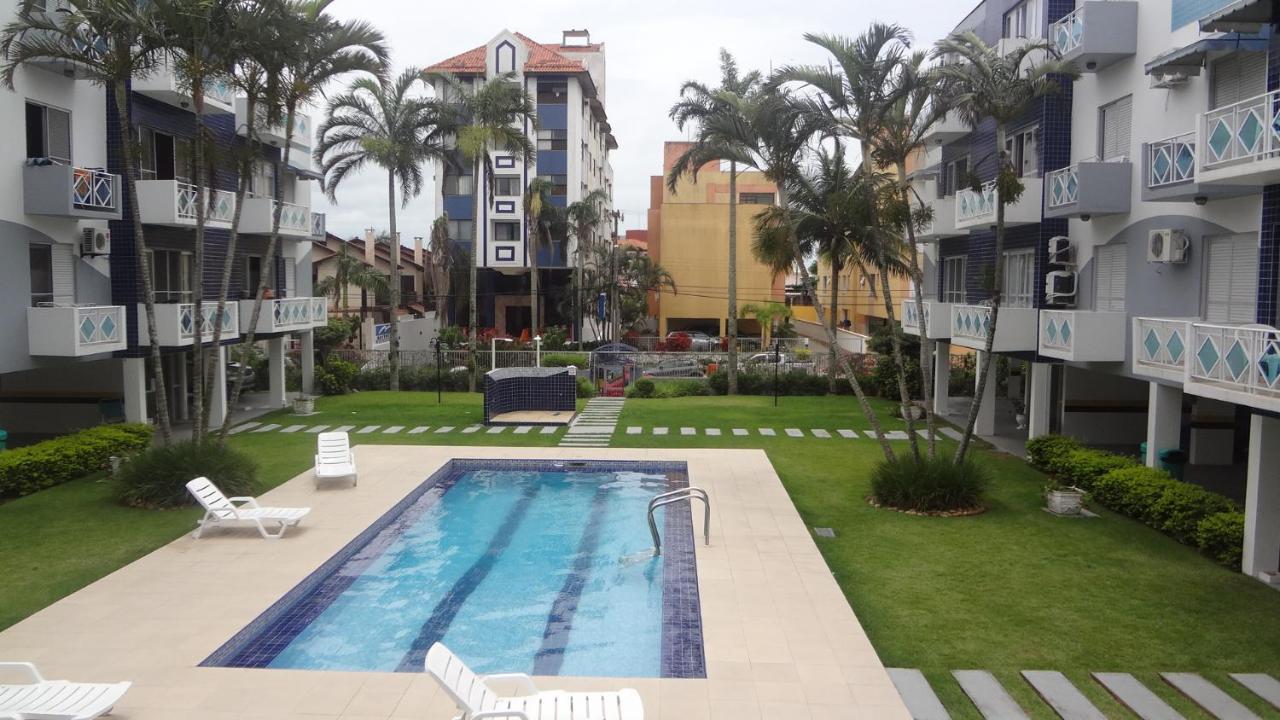 Apartment with Pool View 