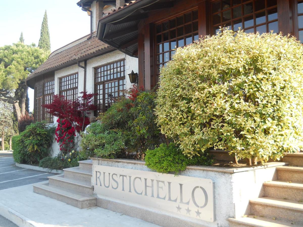 B&B Lonato del Garda - Hotel Il Rustichello - Bed and Breakfast Lonato del Garda