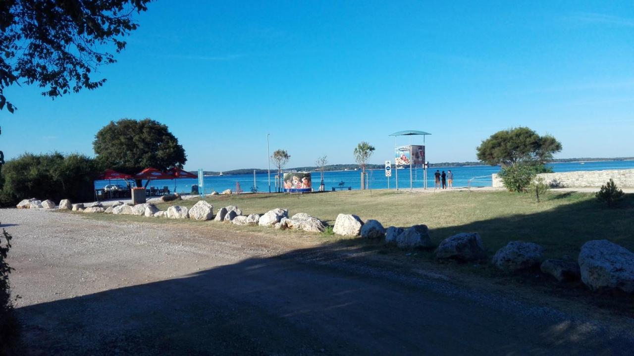 Apartment with Pool View 