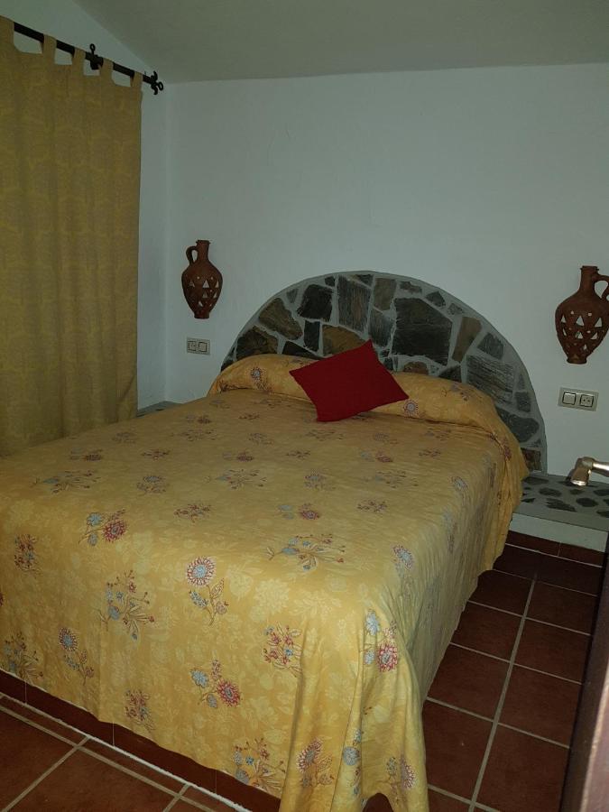 Camera Matrimoniale con Vista Piscina