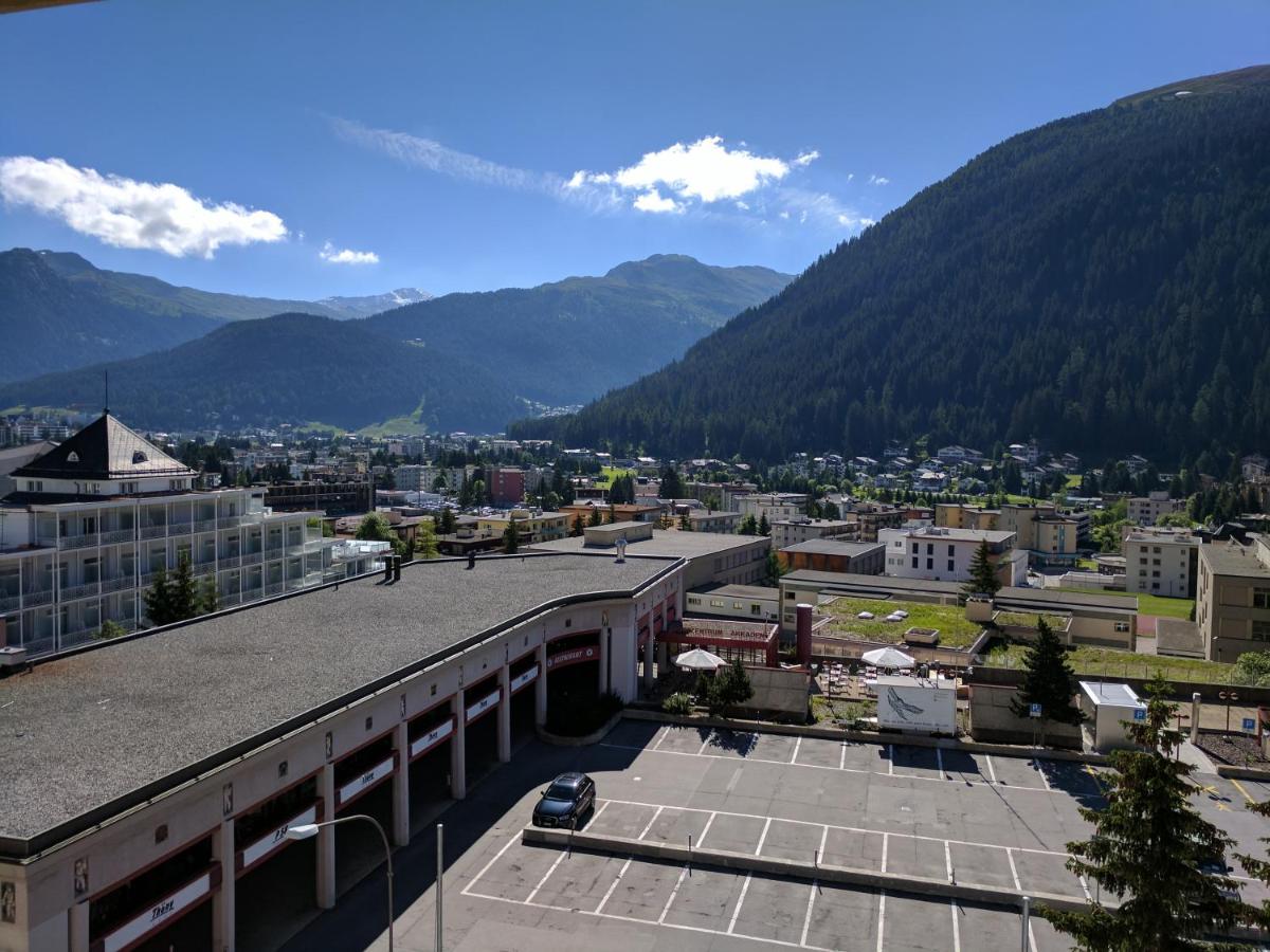 Holiday accommodation - swimming pool available - Ferienwohnung Davos