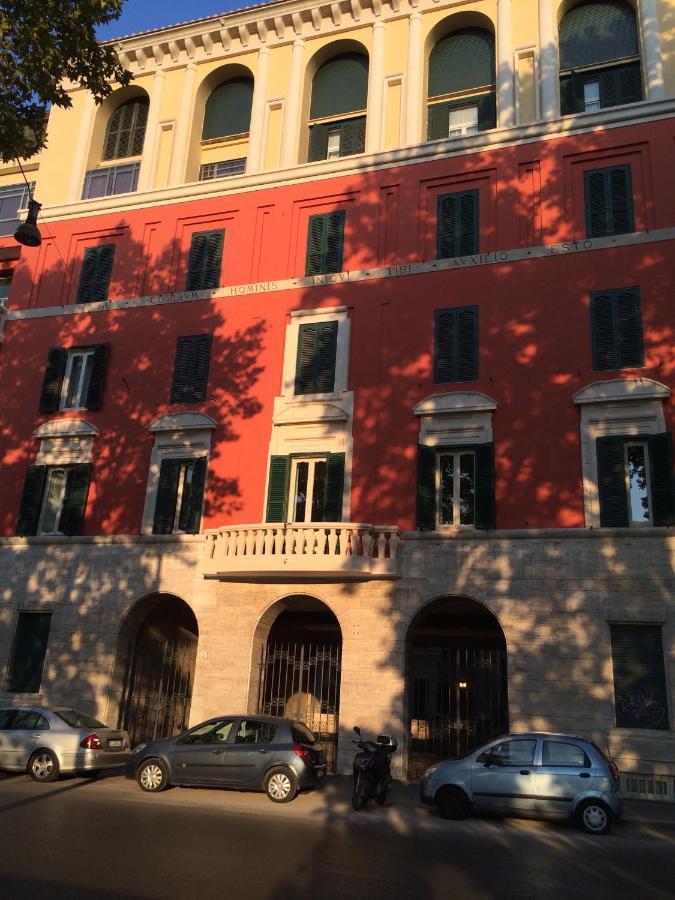 Augustana House and Suites - B&B Roma