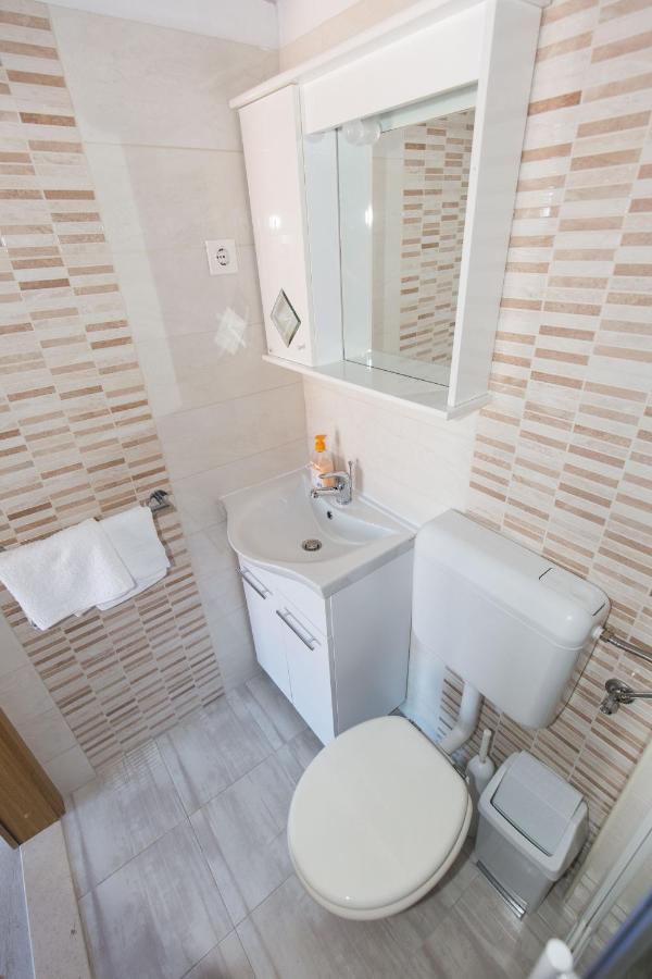 Studio (2 Adults)
