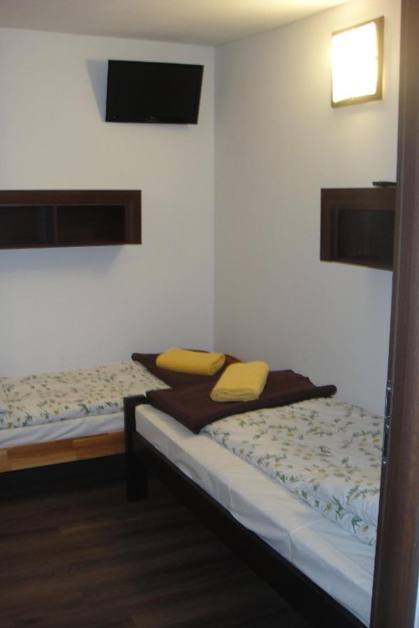 Vierbettzimmer mit eigenem Bad