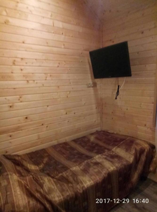 Deluxe Double Room (1 adult + 2 children)