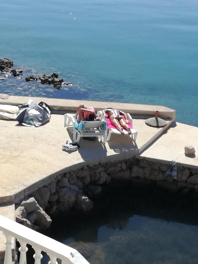 Apartmani Krapić - Bed and Breakfast Starigrad