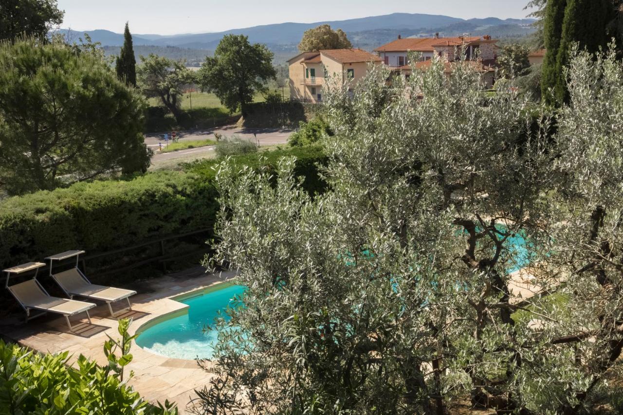 Camera Matrimoniale con Vista Piscina