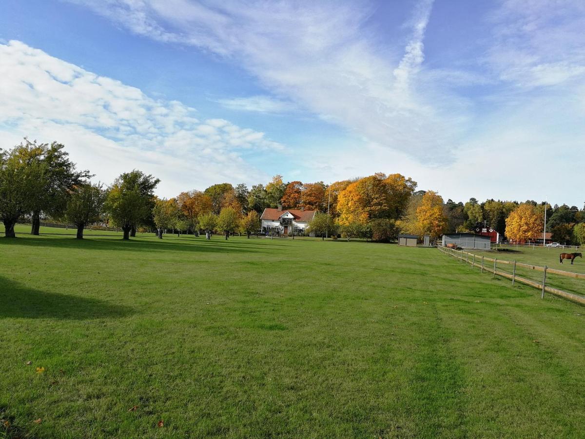 Ekeby i Bro - Bed and Breakfast