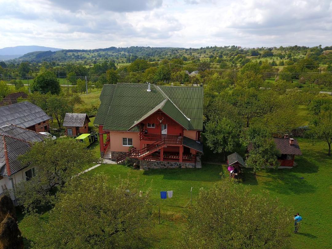 Pensiunea Martuca - Chambres d’hôtes Șurdești