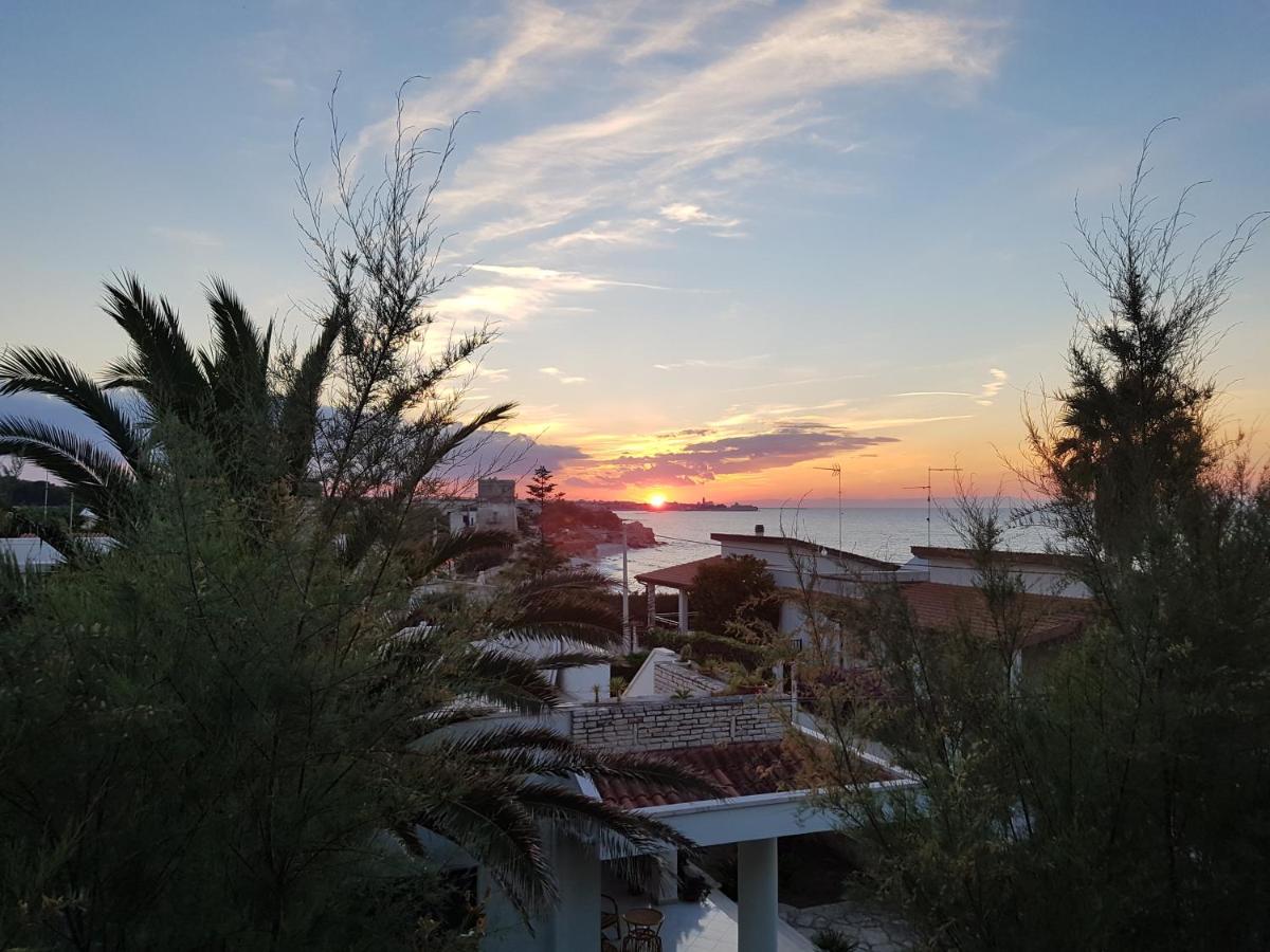 Camera Matrimoniale con Balcone e Vista Mare