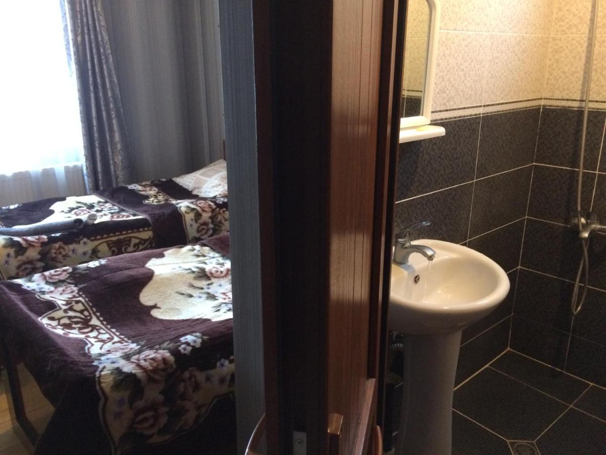 Habitación Doble con baño - 2 camas