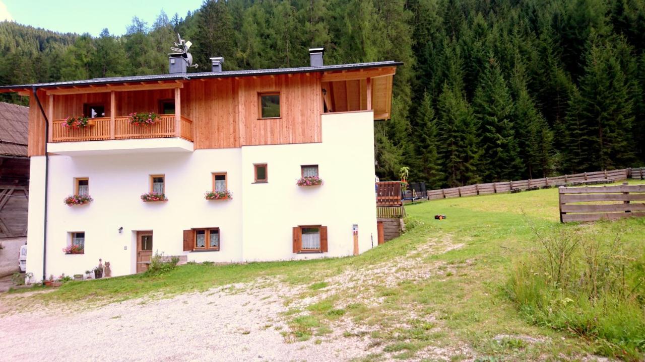 B&B San Martino in Badia - Agriturismo Feur Hof - Bed and Breakfast San Martino in Badia