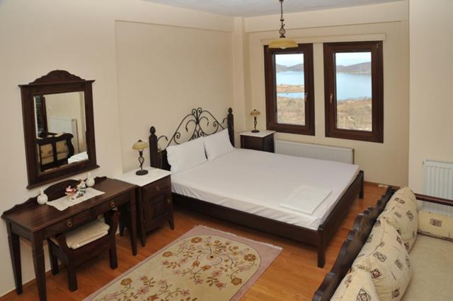 Deluxe Studio with lake view