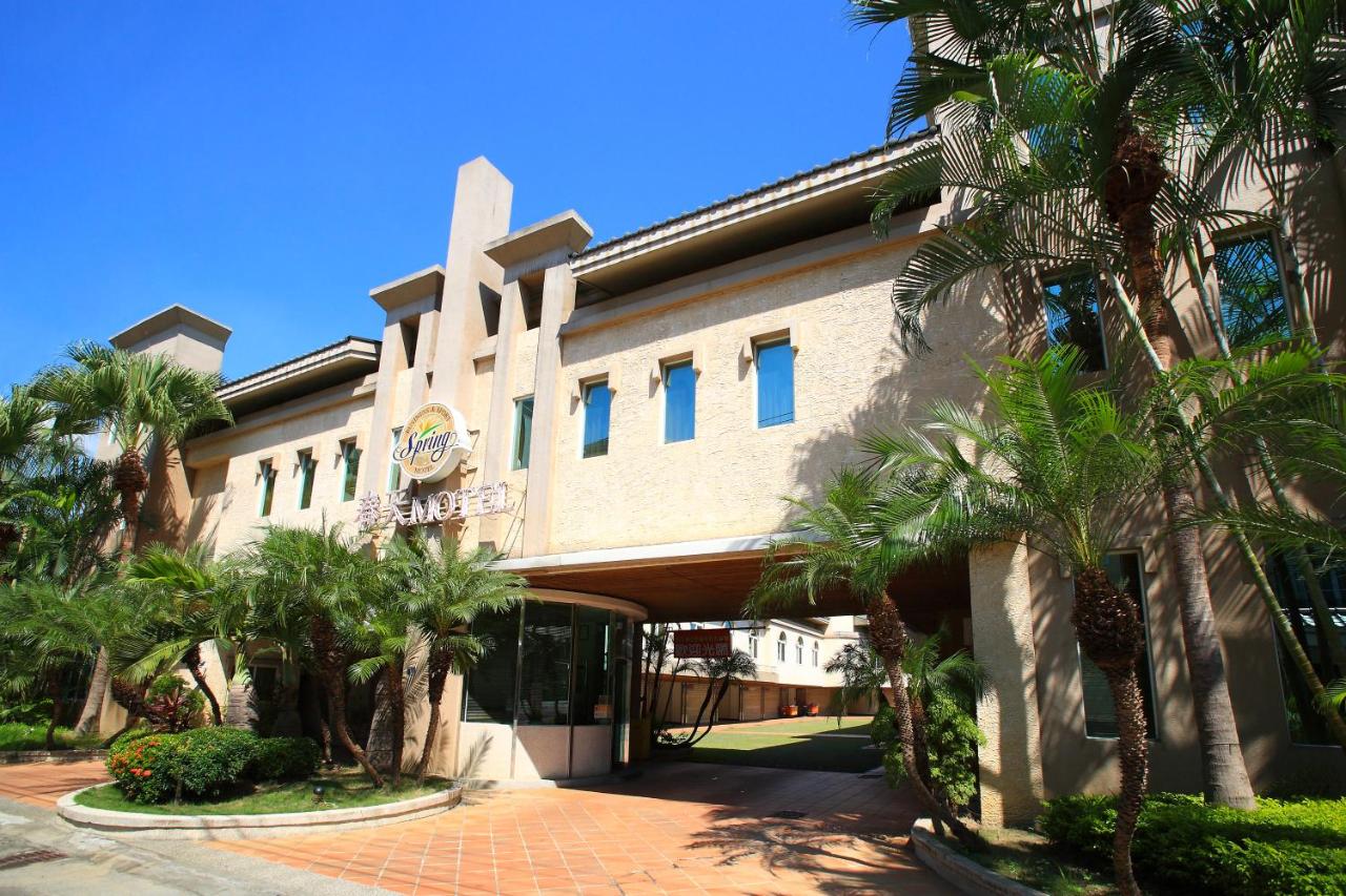 Spring Hotel - Bed and Breakfast Taichung