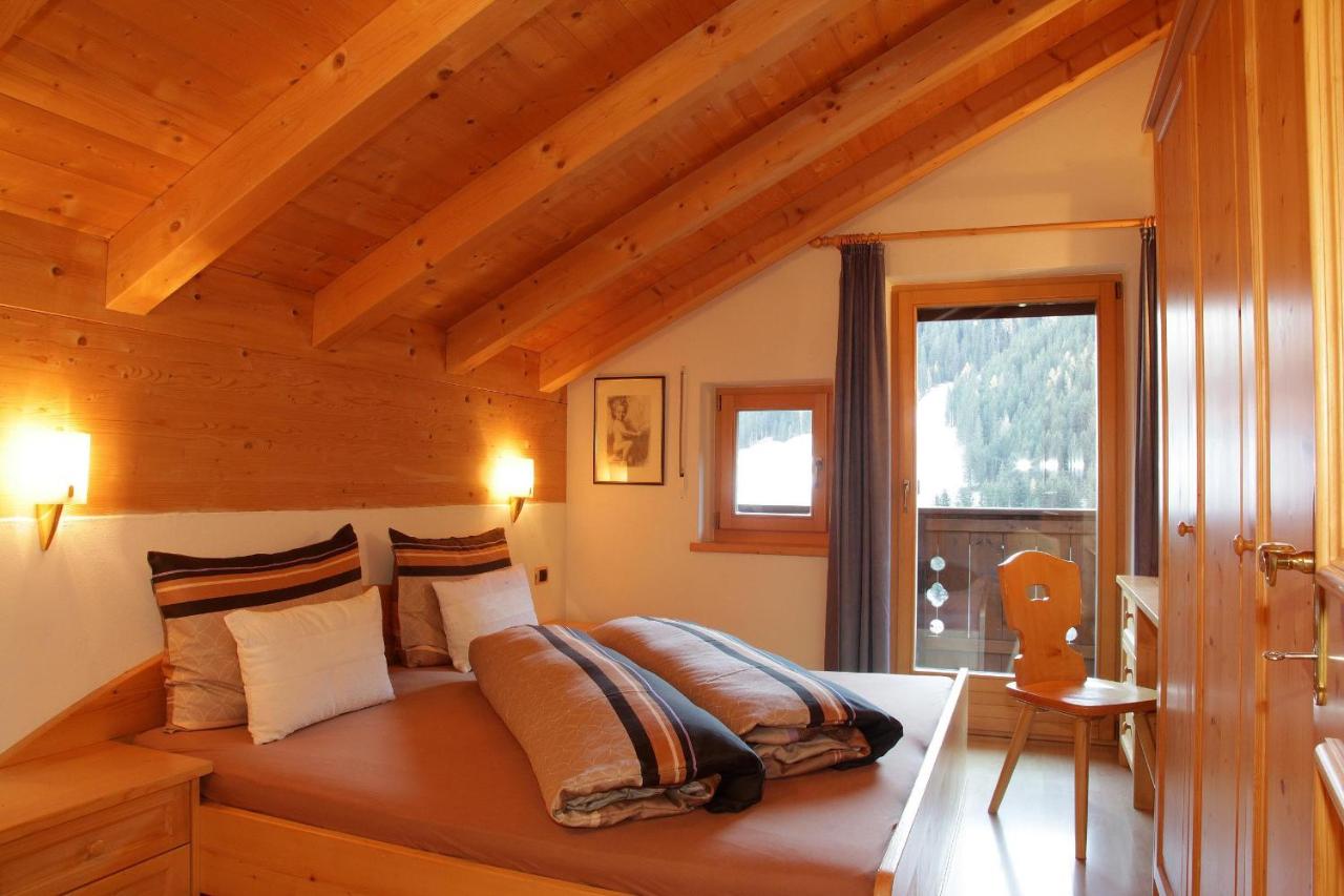 Two-Bedroom Apartment with Mountain View (4 Adults)