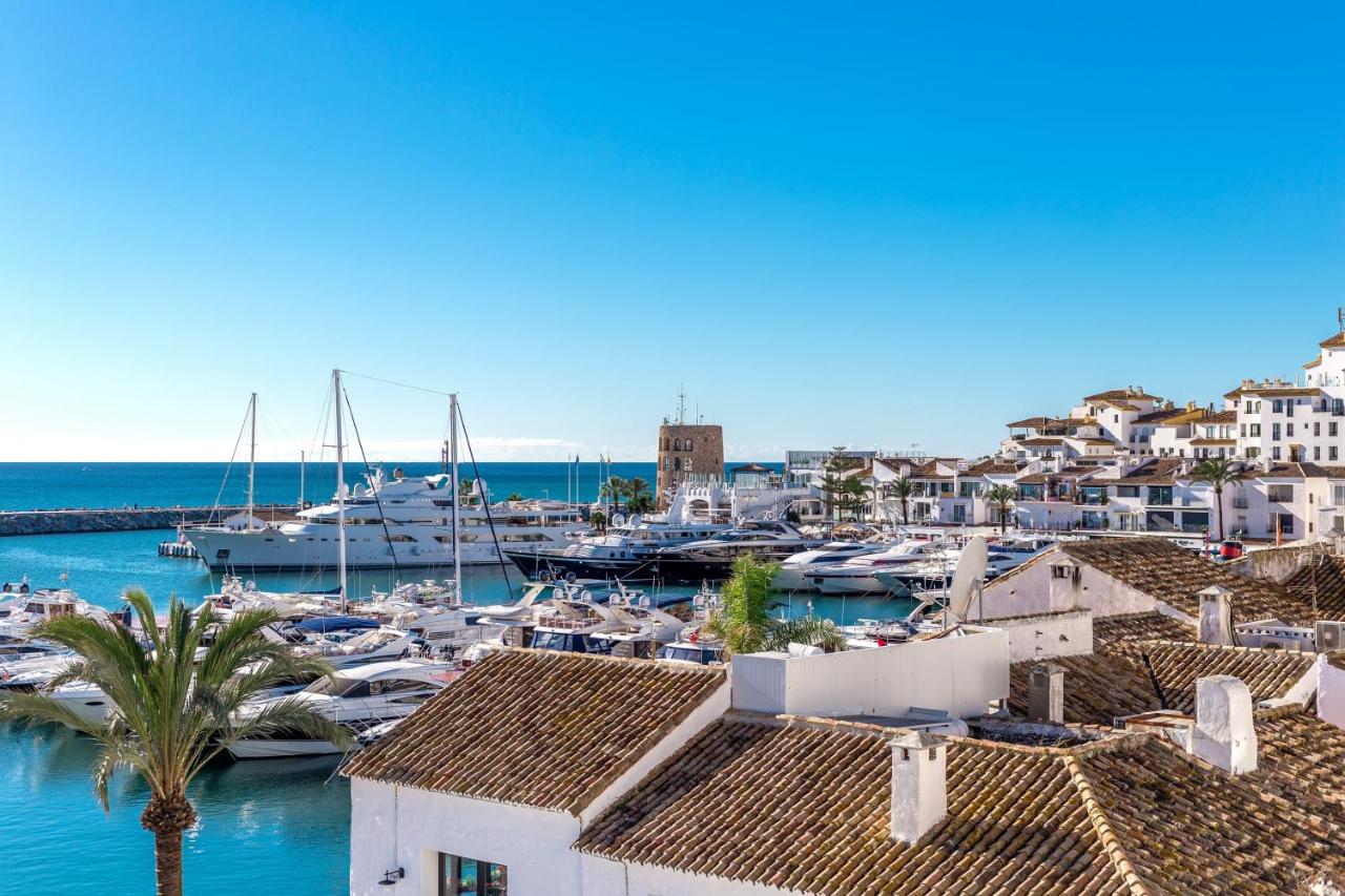 Front Line Penthouse Puerto Banus With Sea Views - Chambres d’hôtes Marbella