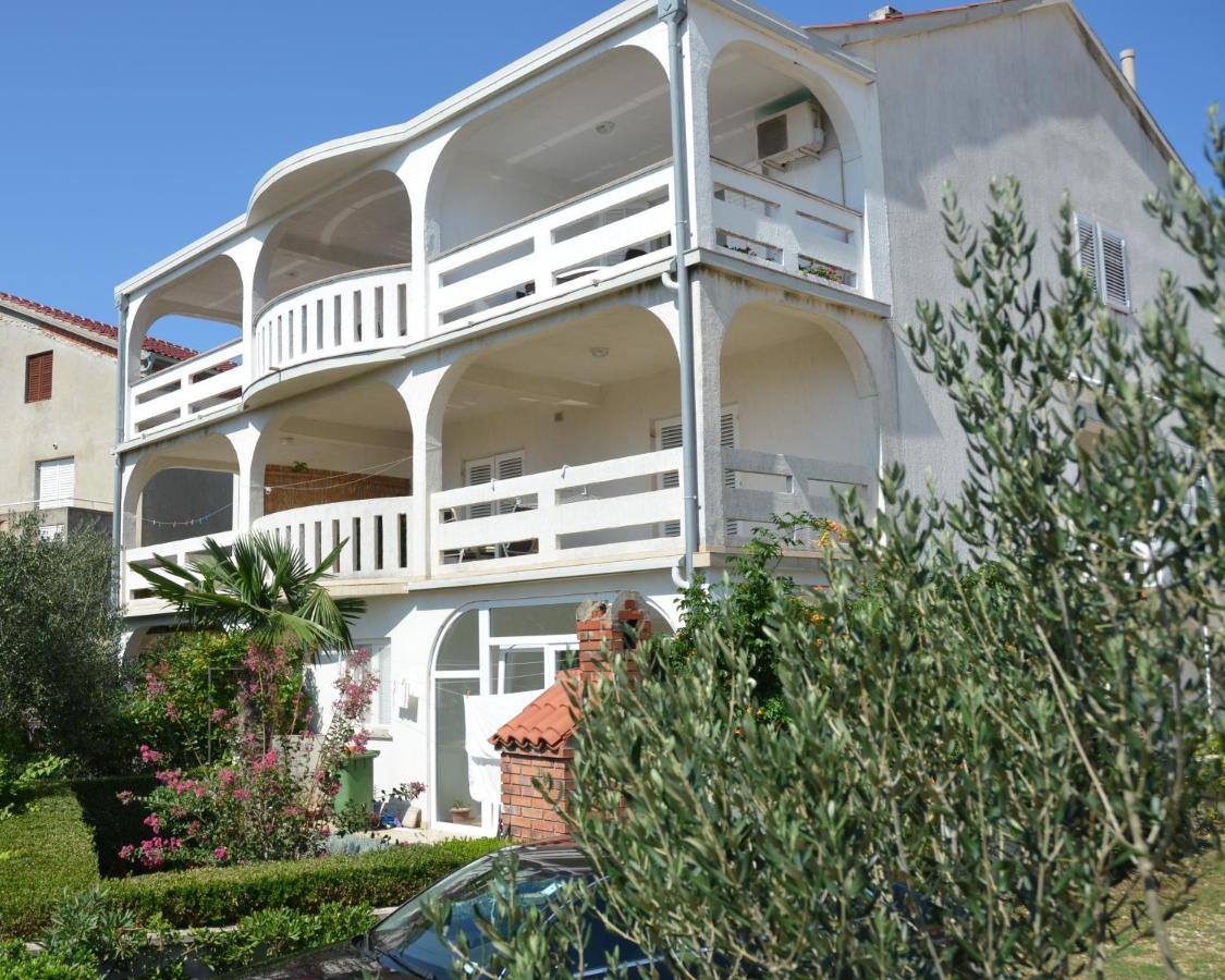 Apartmani Admiral - B&B Novalja