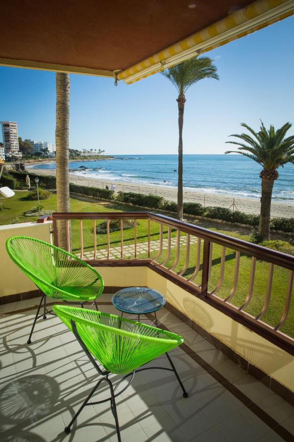 B&B Mijas Costa - Holidays2Riviera Sea Side Front Beach - Bed and Breakfast Mijas Costa