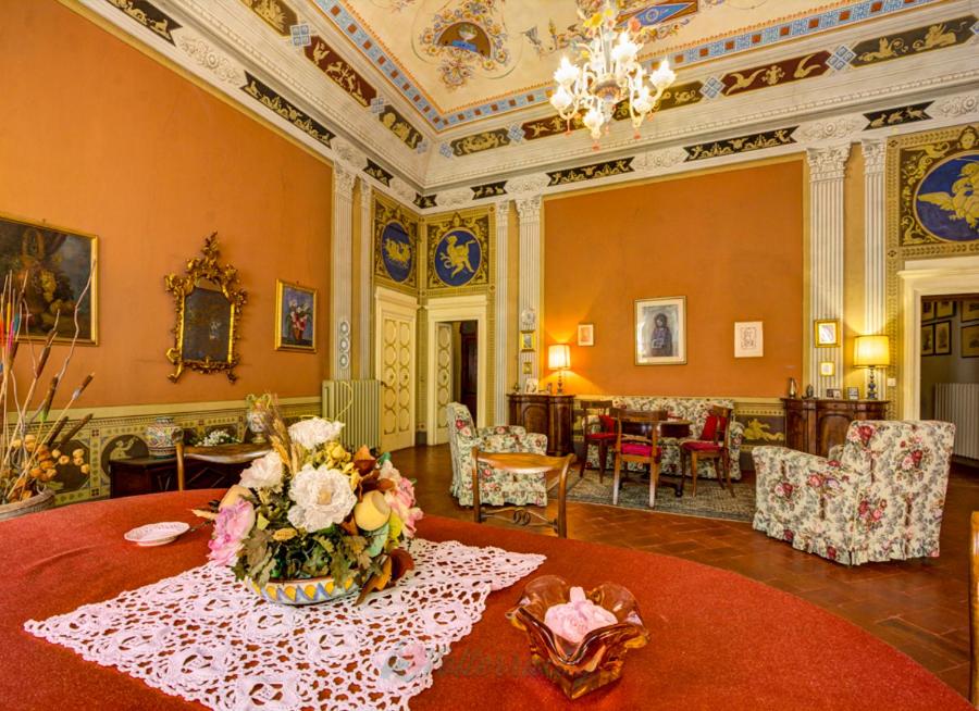 Residenza Storica Palazzo Ricciarelli - B&B Volterra
