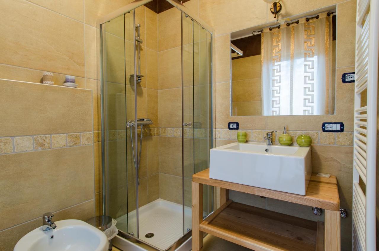 Camera Doppia con Letti Singoli con Bagno Privato