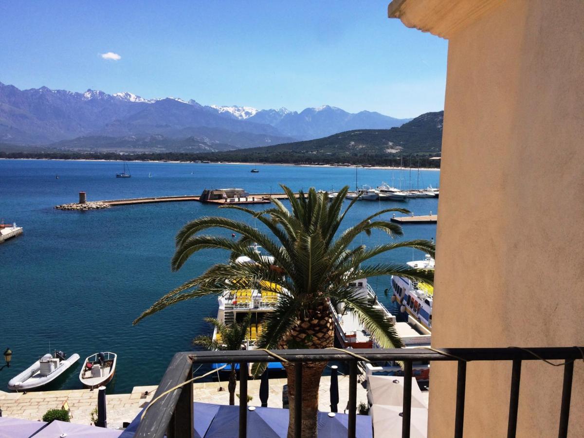 Two-Bedroom Apartment with Sea View and terrace