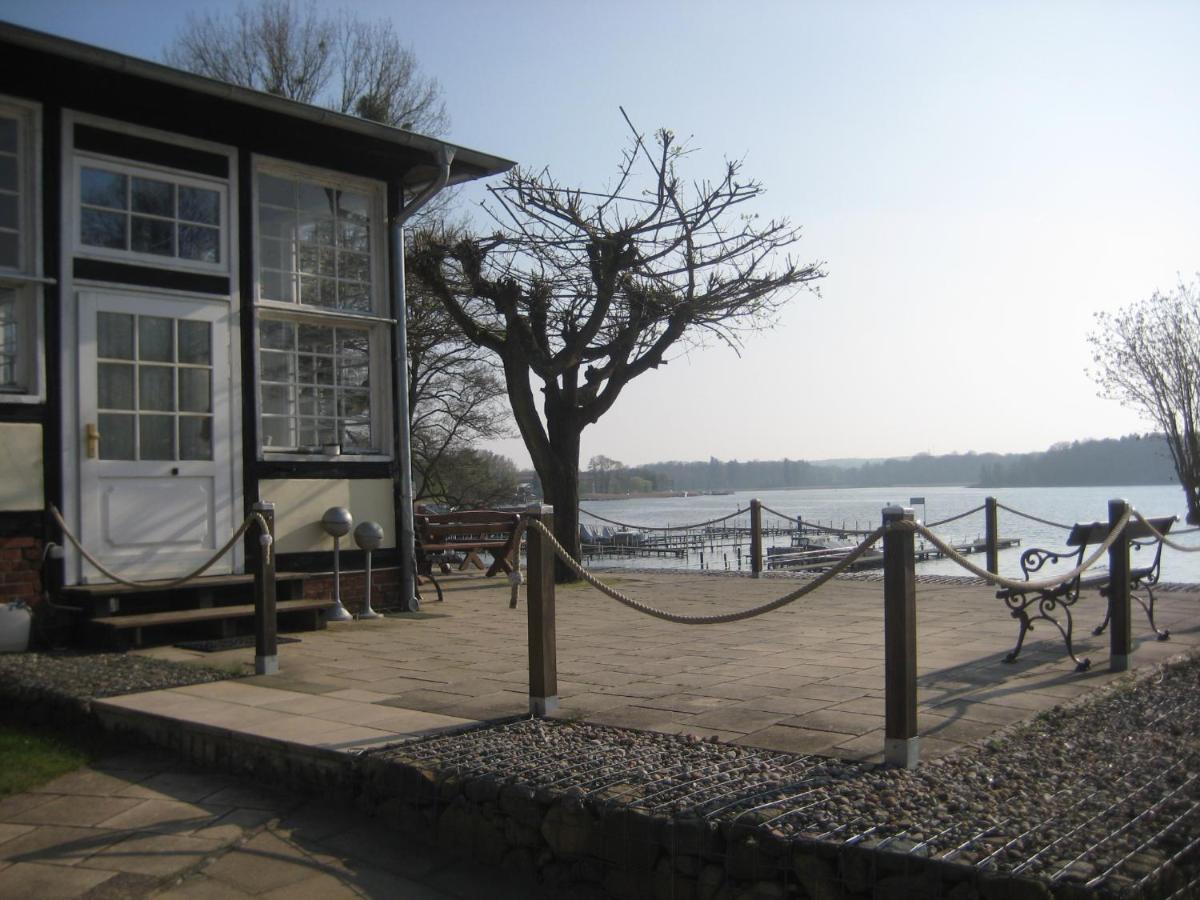 Schloss-und Seeblick Apartment - Bed and Breakfast