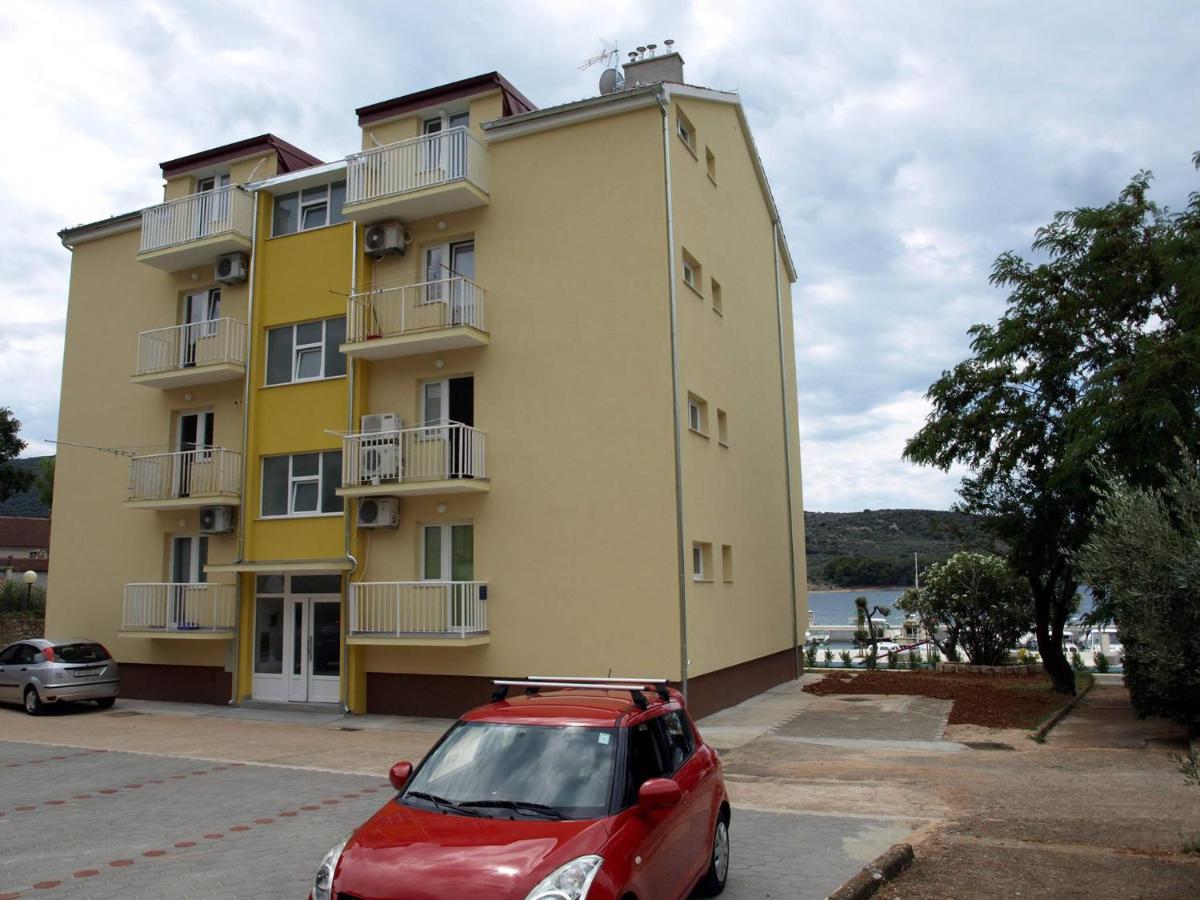 Apartment Sara - Cres - B&B