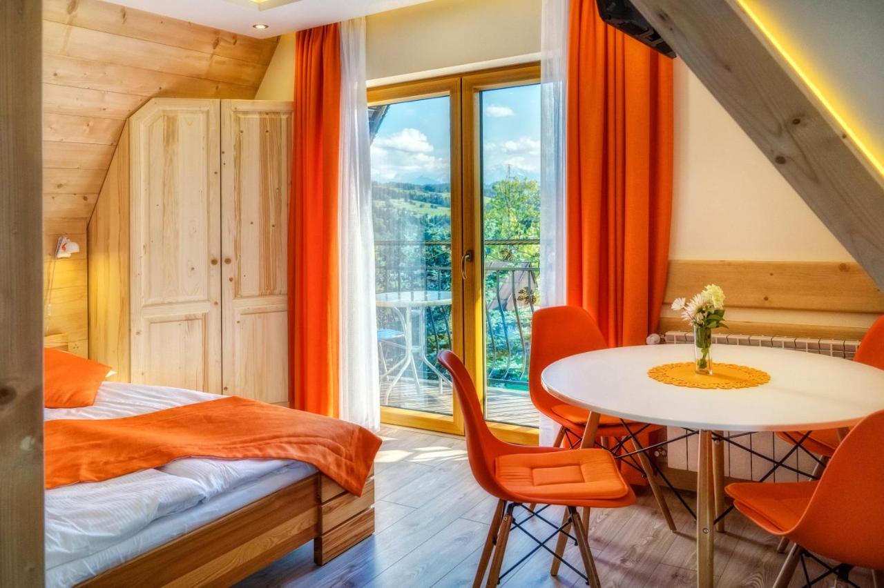 Apartment mit Balkon