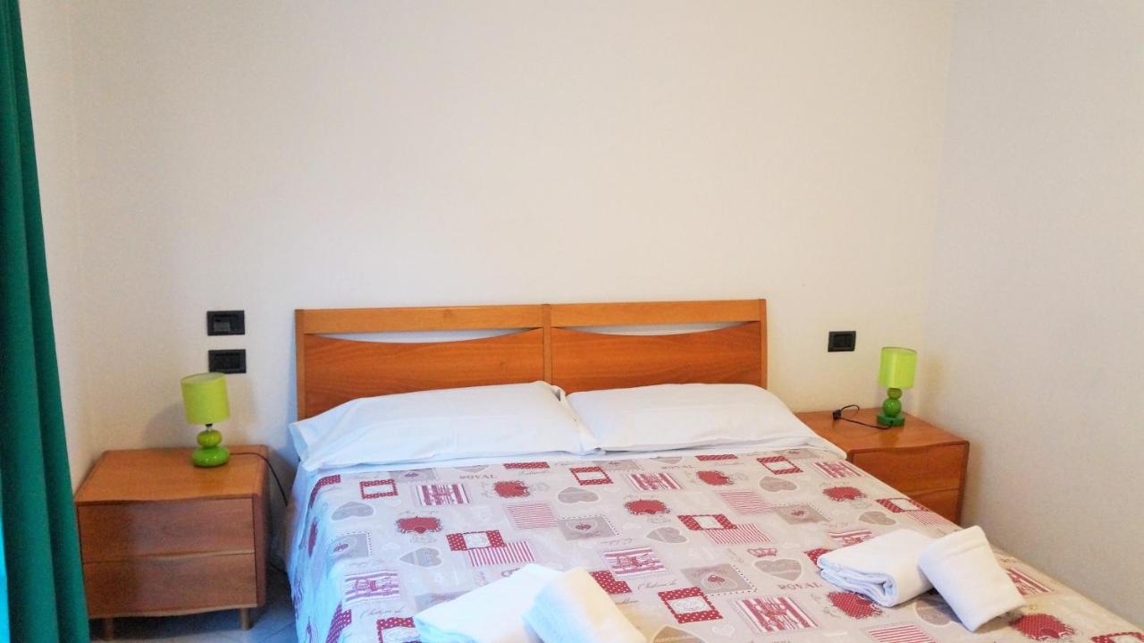 Deluxe One-Bedroom Apartment